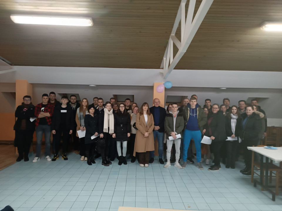 Potpisani Ugovori o dodjeli učeničkih i studentskih stipendija
